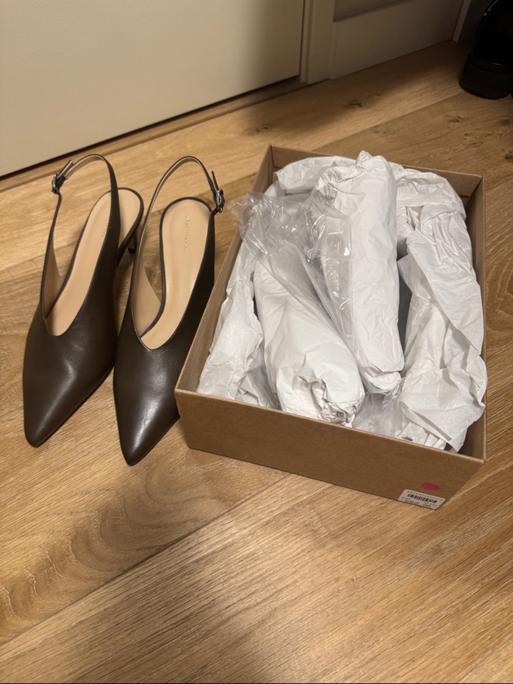 Anthropologie khaki Pointed Slingback Heels - Picture 6 of 8